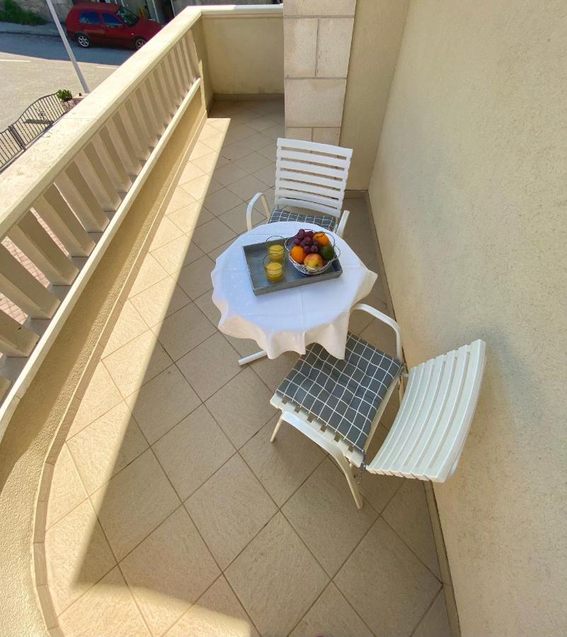 Apartment Begić Makarska Bagian luar foto
