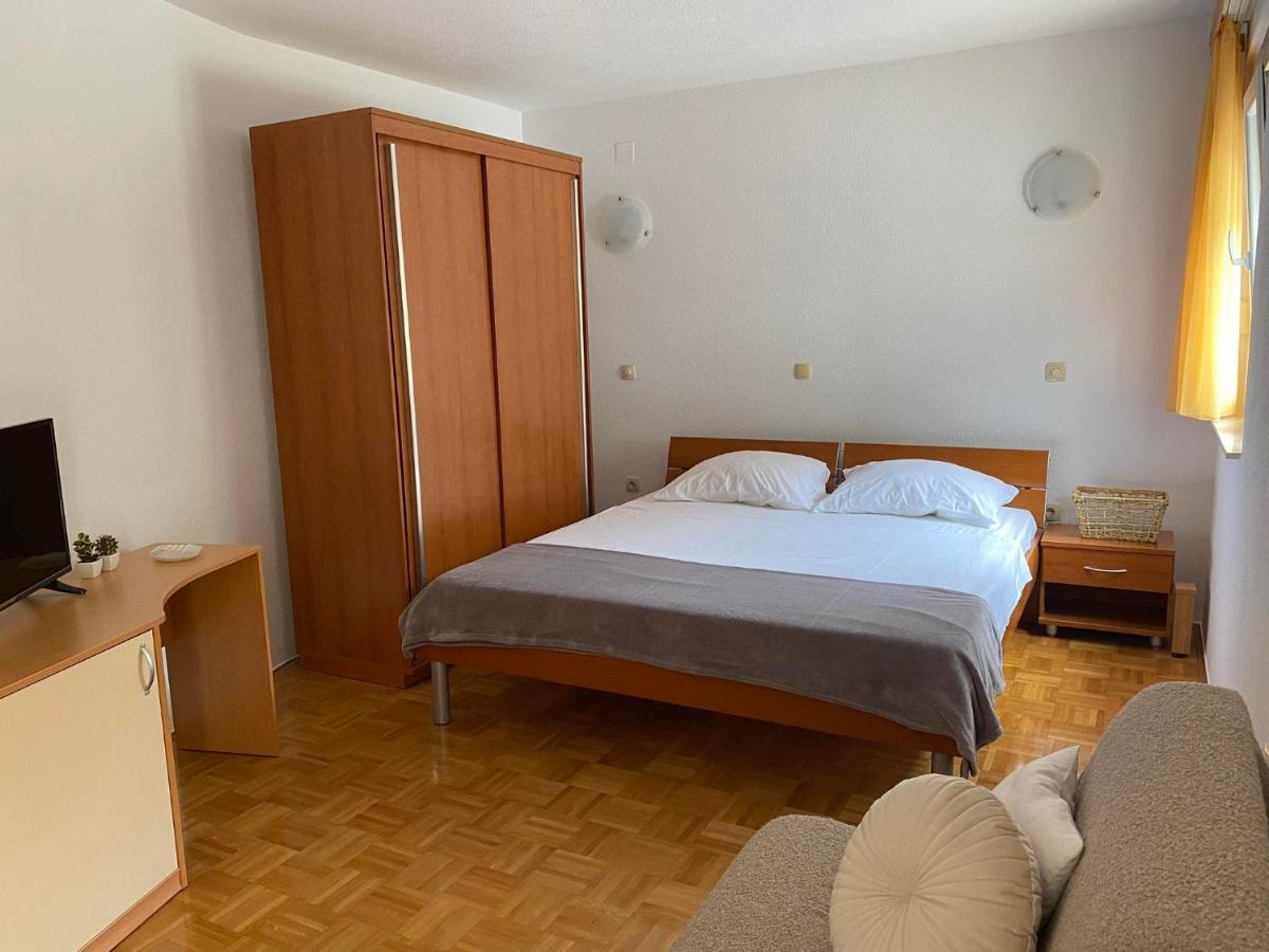 Apartment Begić Makarska Bagian luar foto