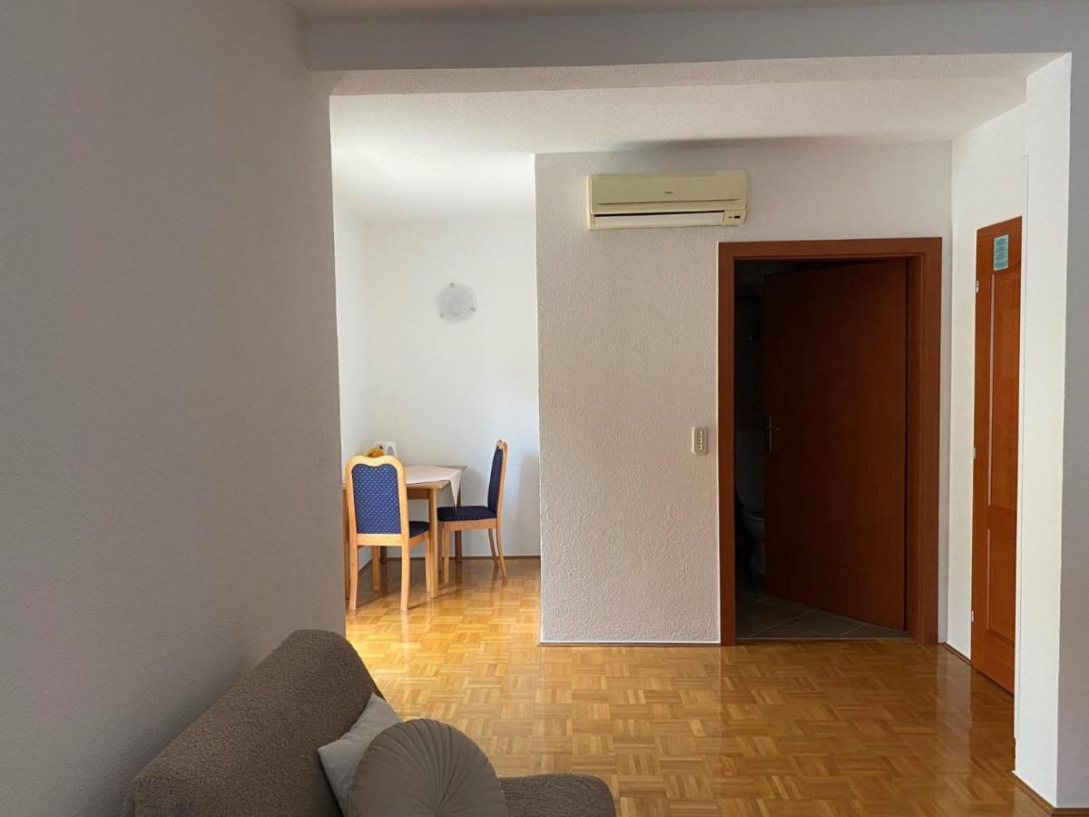 Apartment Begić Makarska Bagian luar foto